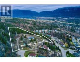 3500 14th Avenue, Castlegar, British Columbia