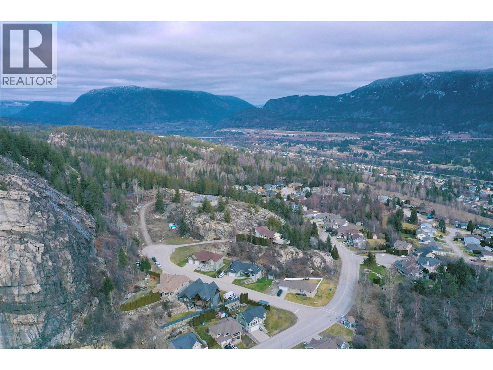 3500 14th Avenue, Castlegar, British Columbia V1N 3X7 - Photo 2 - 10373331
