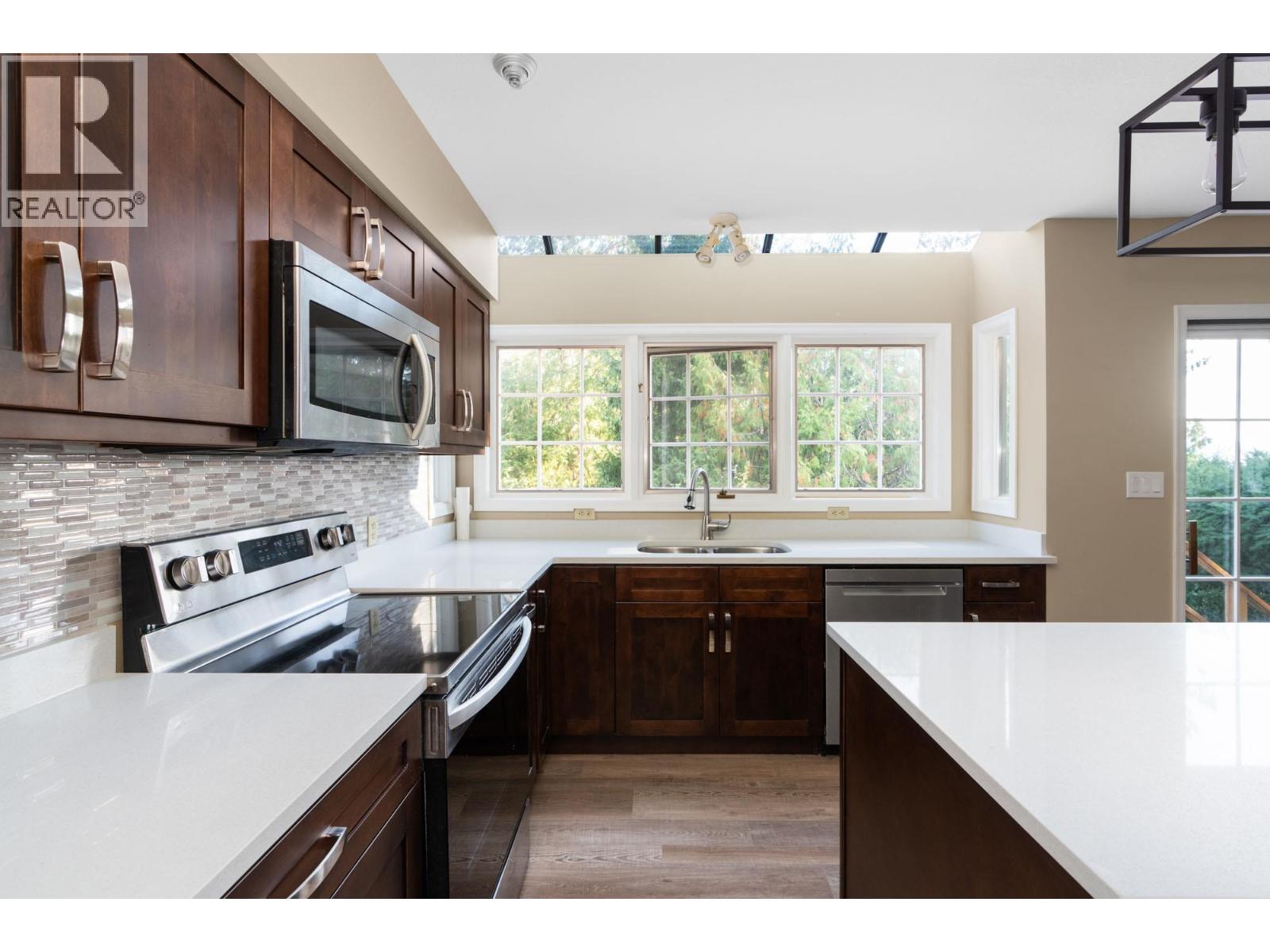 5162 Alderfeild Place, West Vancouver, British Columbia  V7W 2W7 - Photo 11 - R3080671