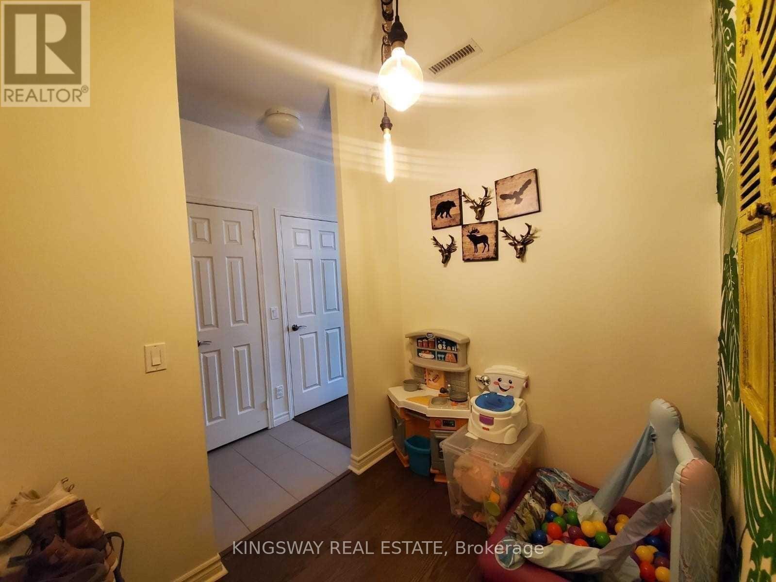 116 - 339 Rathburn Road, Mississauga, Ontario  L5B 0K6 - Photo 35 - W12710162