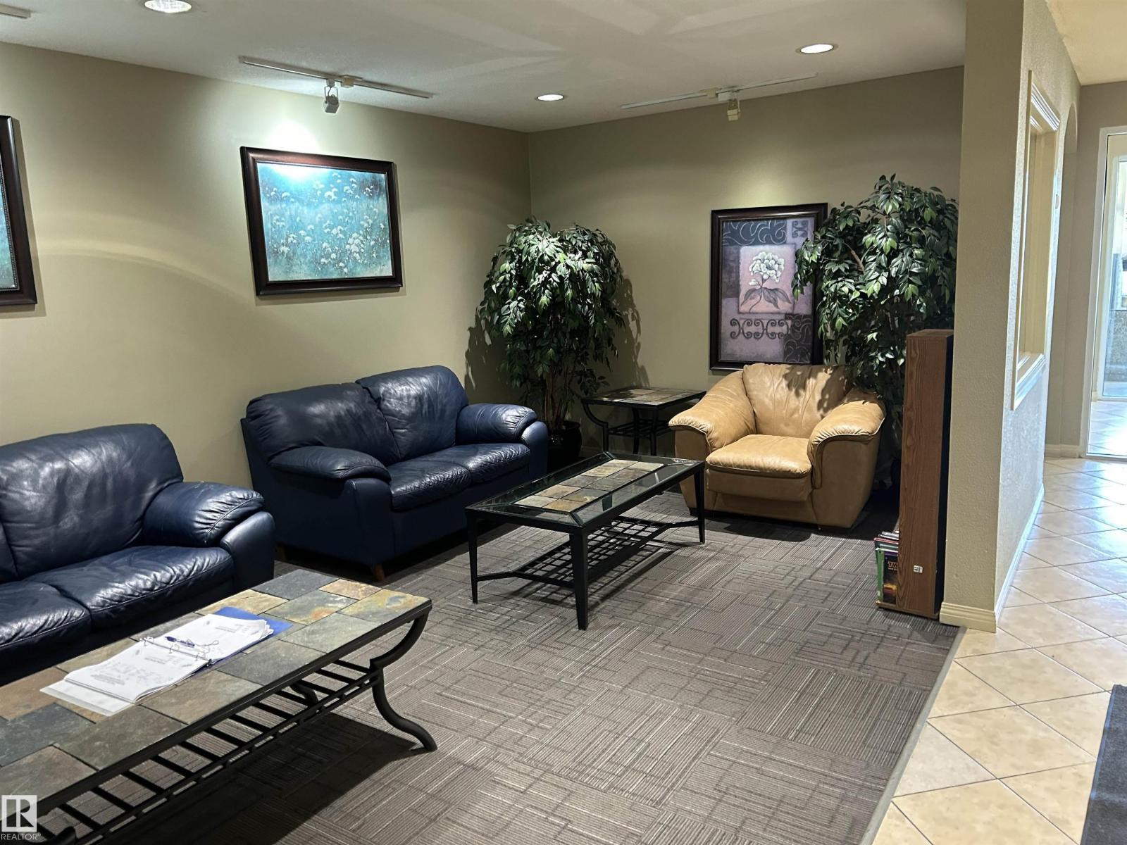 #310 2430 Guardian Rd Nw, Edmonton, Alberta  T5T 6X9 - Photo 2 - E4470604