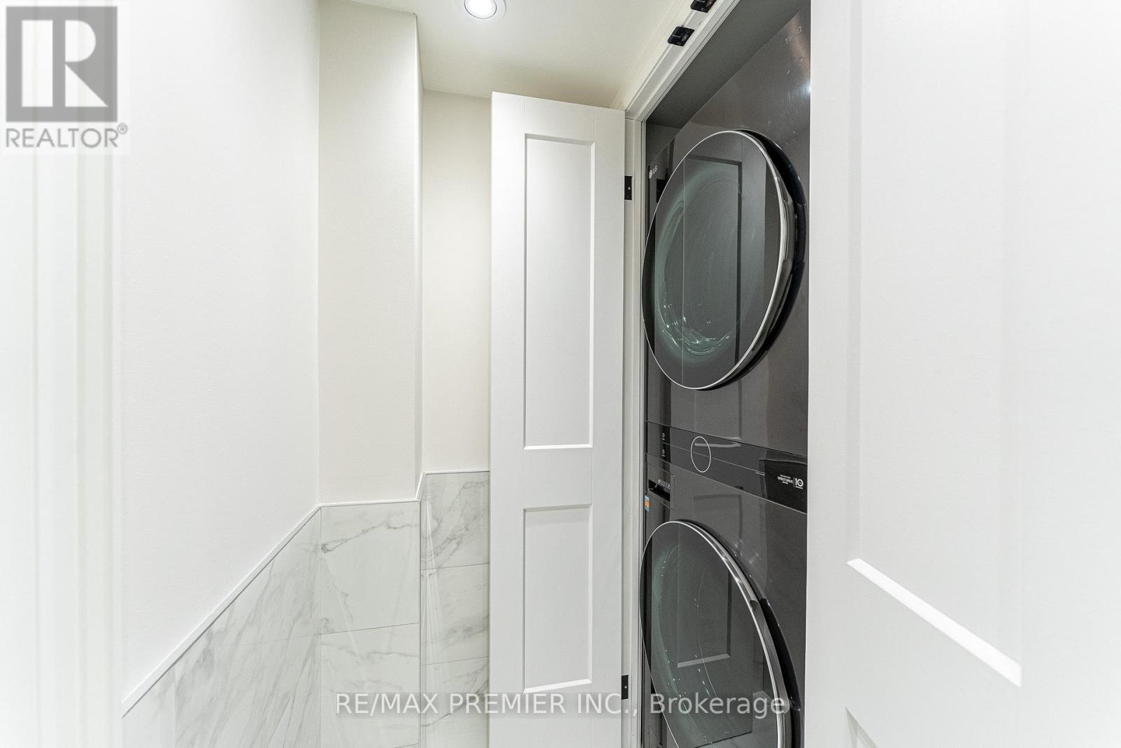 205 - 1 Balmoral Avenue, Toronto, Ontario  M4V 3B9 - Photo 10 - C12715552