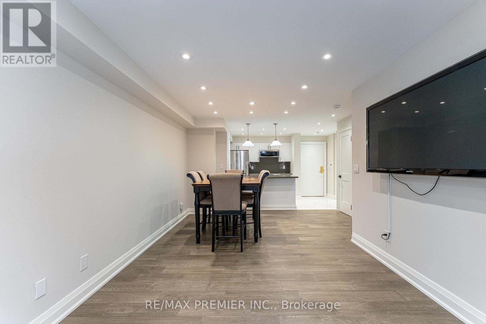 205 - 1 Balmoral Avenue, Toronto, Ontario  M4V 3B9 - Photo 7 - C12715562