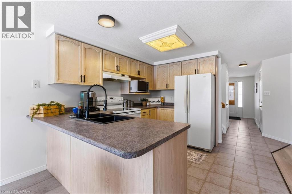 551 Chesapeake Crescent, Waterloo, Ontario  N2K 4G2 - Photo 9 - 40798427