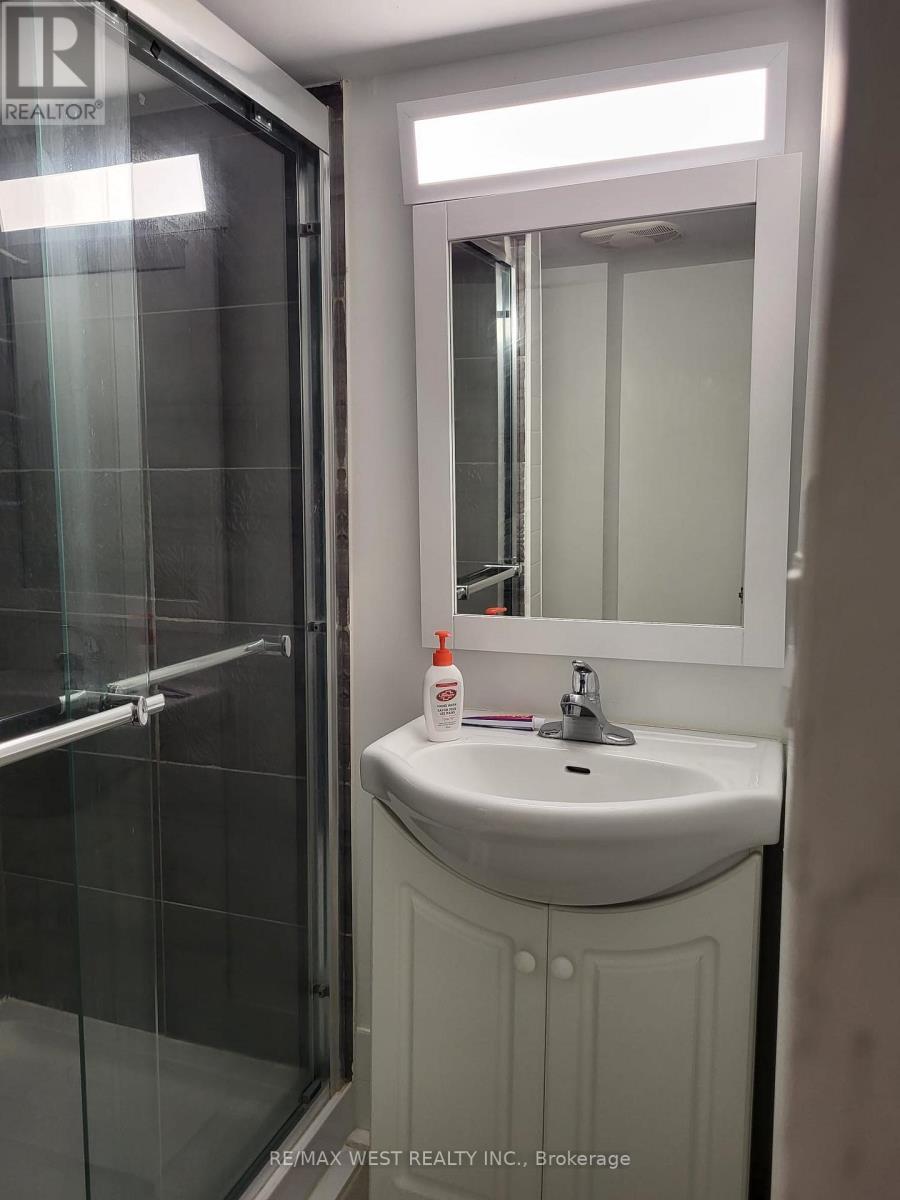 76 Lexington Road, Brampton, Ontario  L6P 2B1 - Photo 3 - W12715560