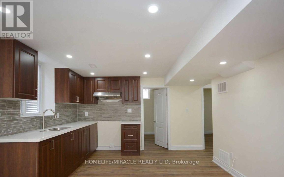 Bsmt - 833 Mays Crescent, Mississauga, Ontario  L5V 2G6 - Photo 11 - W12715580