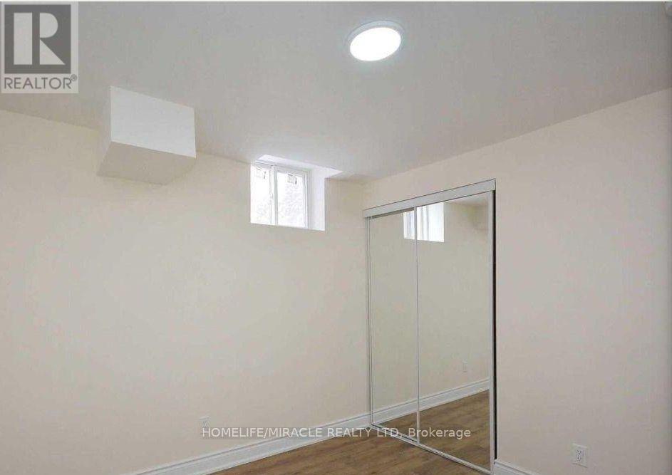 Bsmt - 833 Mays Crescent, Mississauga, Ontario  L5V 2G6 - Photo 4 - W12715580