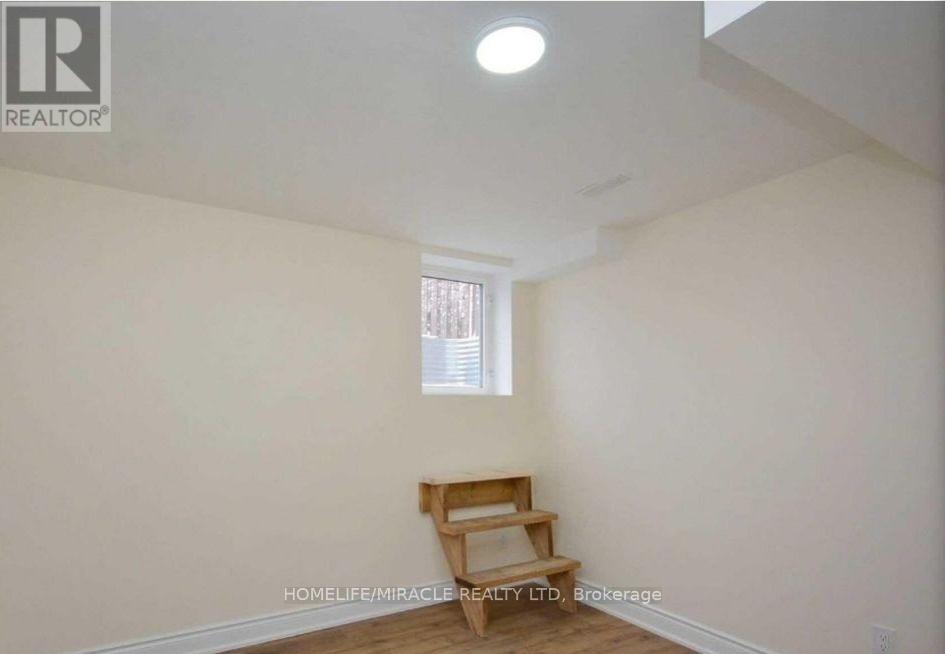 Bsmt - 833 Mays Crescent, Mississauga, Ontario  L5V 2G6 - Photo 5 - W12715580