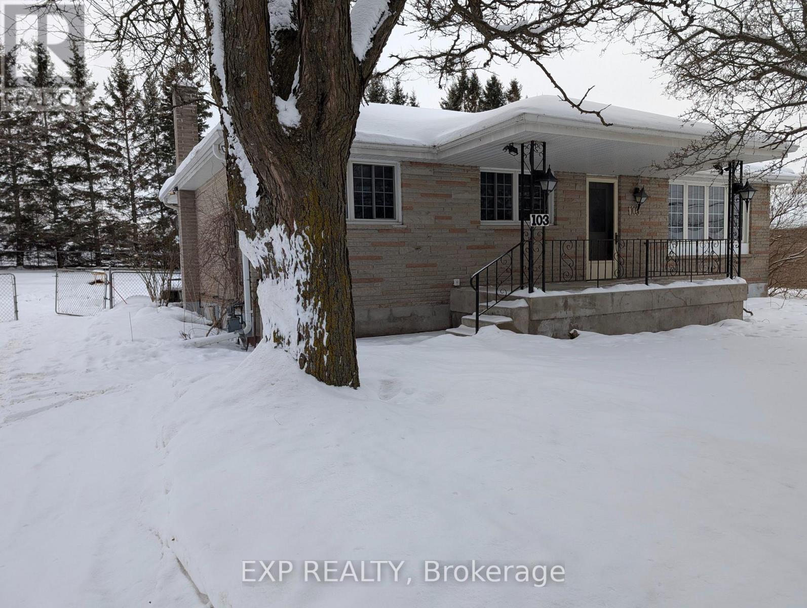103 Bridge Street, Selwyn, Ontario  K0L 2H0 - Photo 2 - X12715556