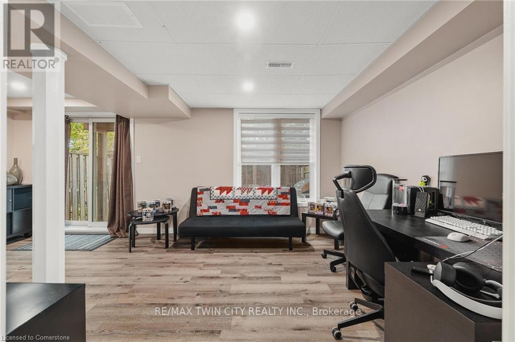 72 - 250 Ainsle Street S, Cambridge, Ontario  N1R 8P8 - Photo 18 - X12715606