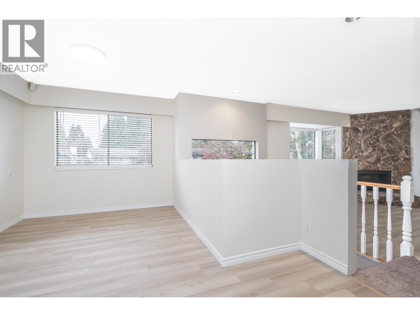 3924 Victoria Place, Port Coquitlam, British Columbia  V3B 5M1 - Photo 7 - R3063343