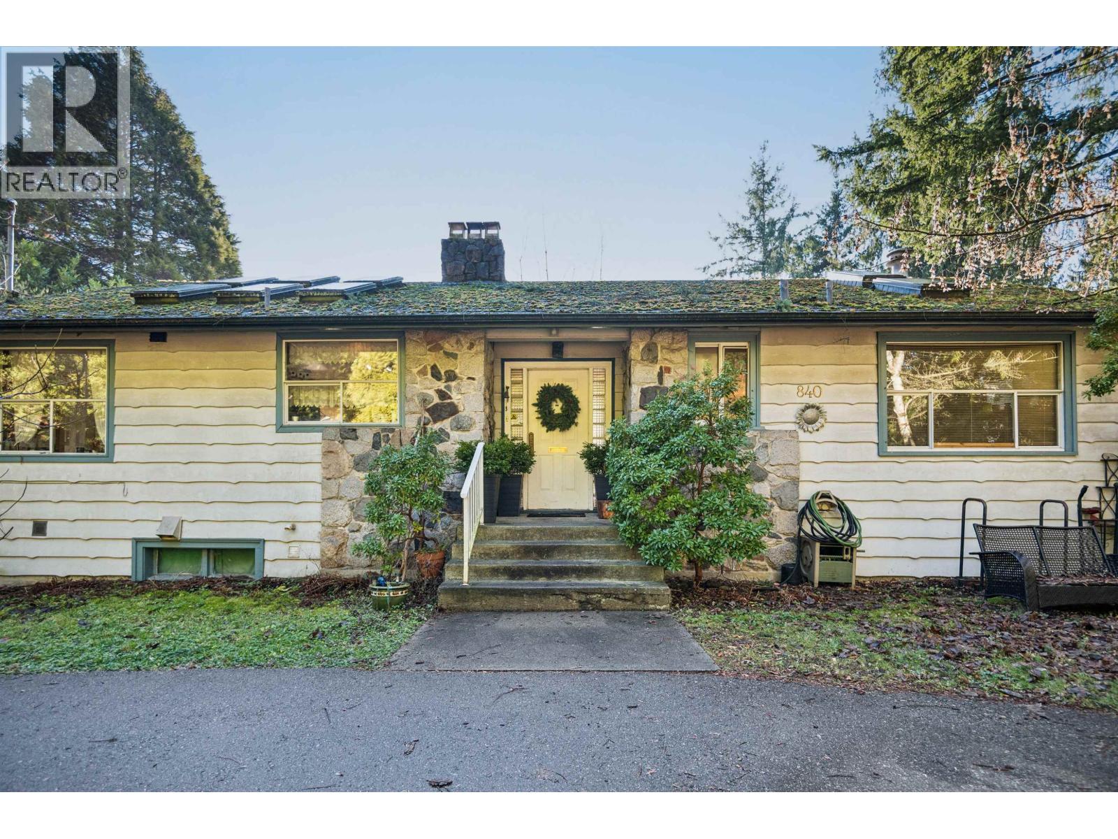 840 Austin Avenue, Coquitlam, British Columbia  V3K 3N3 - Photo 3 - R3080654