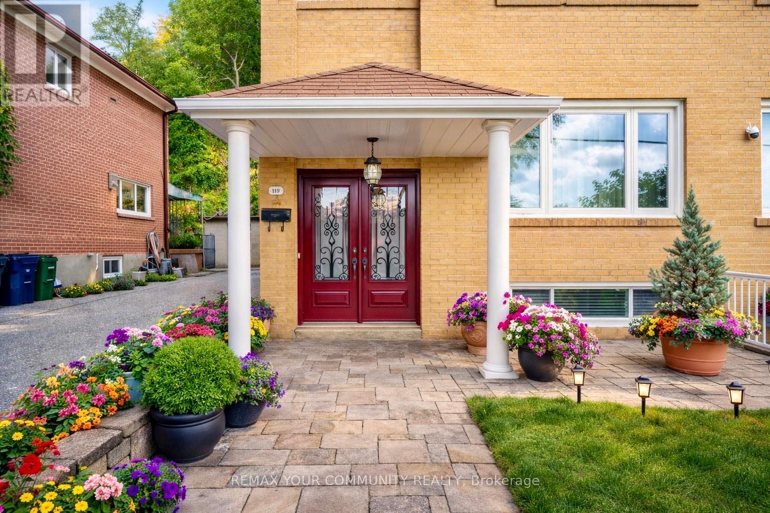 119 Dalrymple Drive, Toronto, Ontario  M6N 4S2 - Photo 4 - W12714208