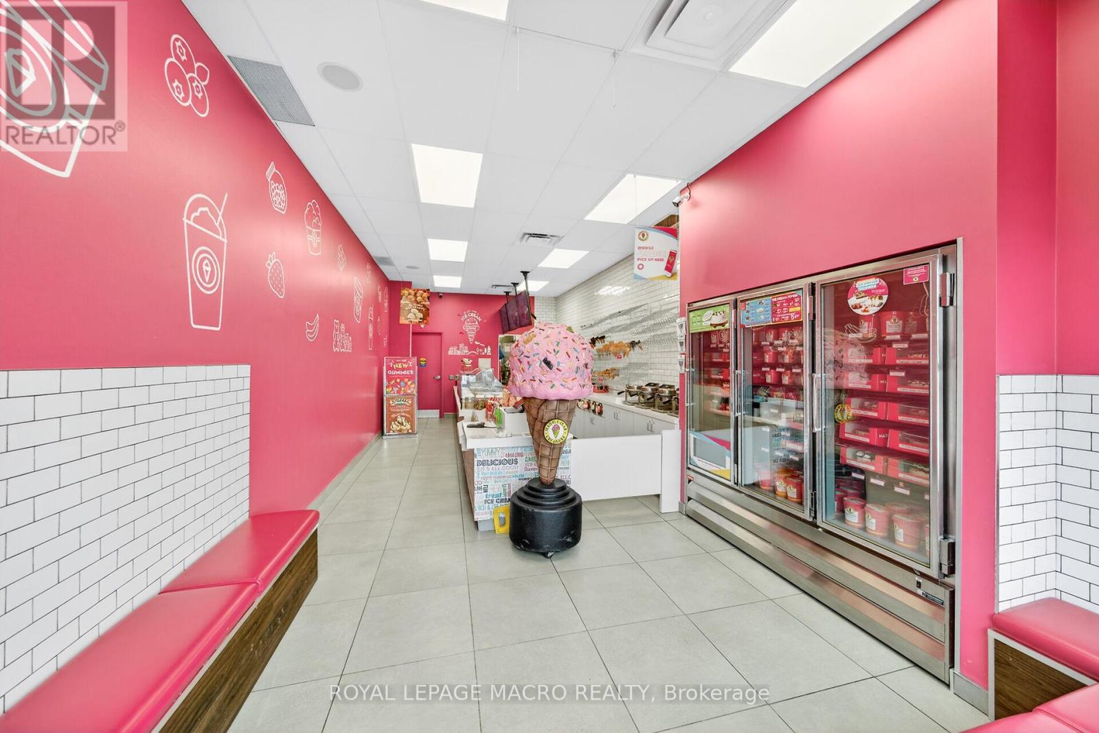 D9 - 380 Dundas Street E, Oakville, Ontario  L6H 6Z9 - Photo 5 - W12715074