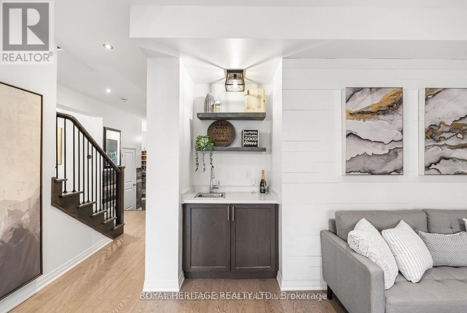 15 Larkin Lane, Clarington, Ontario  L1C 4A7 - Photo 5 - E12715626