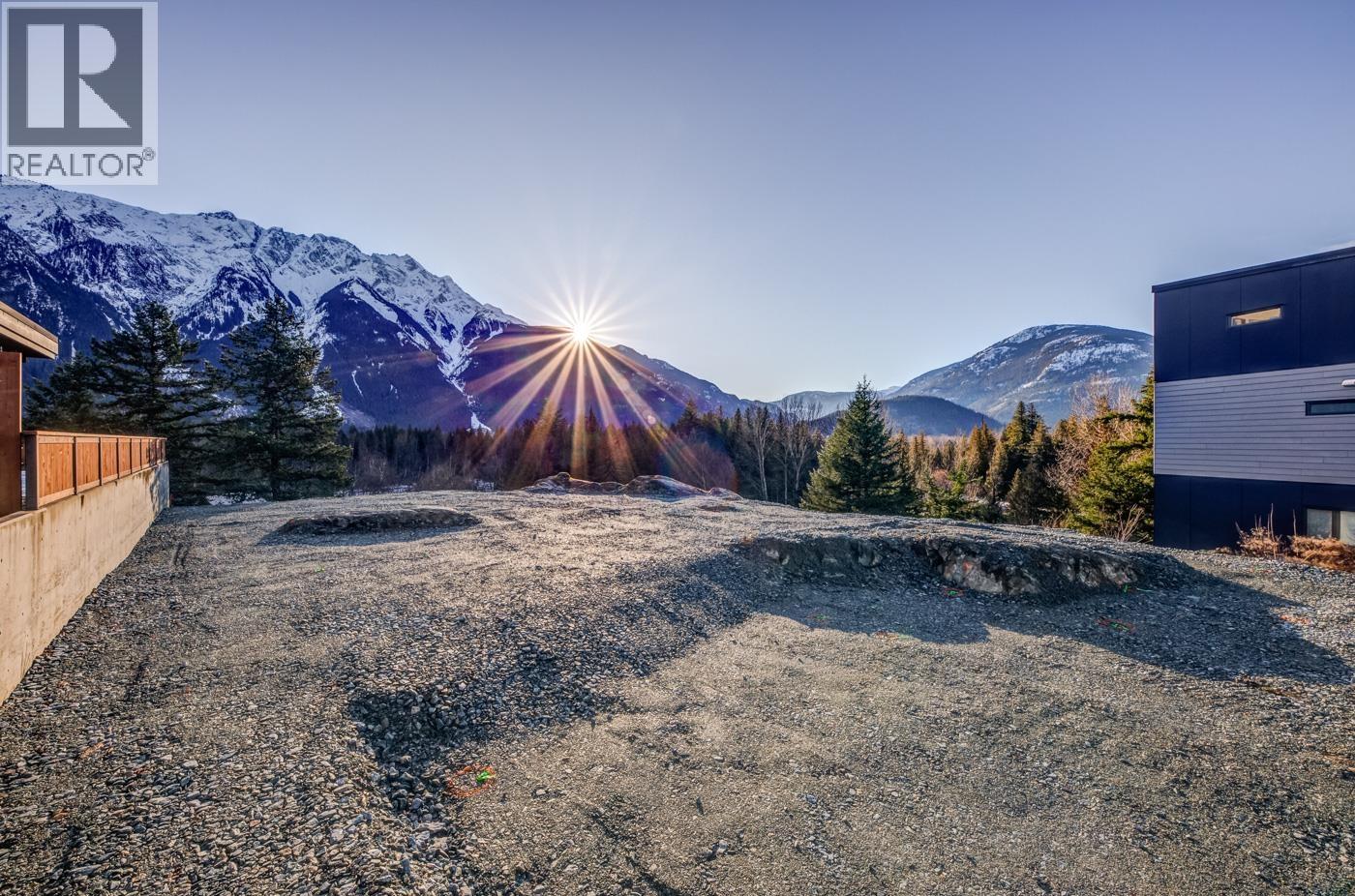 1770 Pinewood Drive, Pemberton, British Columbia  V0N 2L3 - Photo 6 - R3081711