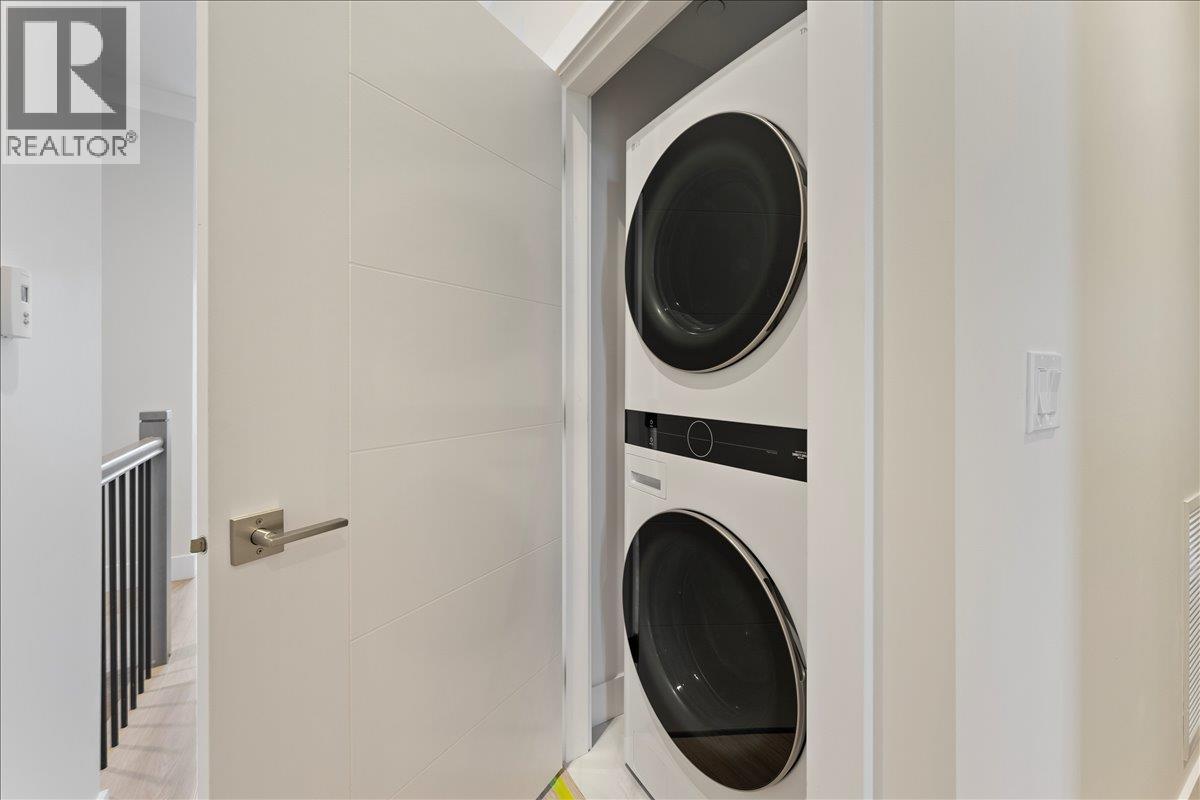 4854 Slocan Street, Vancouver, British Columbia  V5R 2A3 - Photo 25 - R3081710