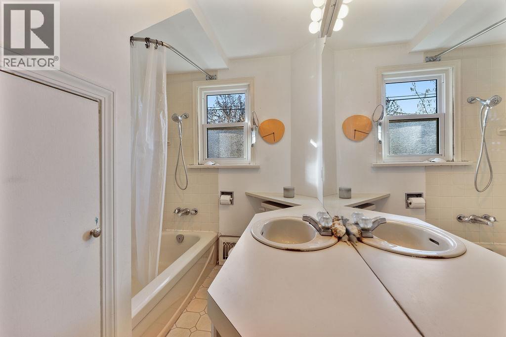 231 E Eighth Avenue, New Westminster, British Columbia  V3L 4K3 - Photo 16 - R3081680