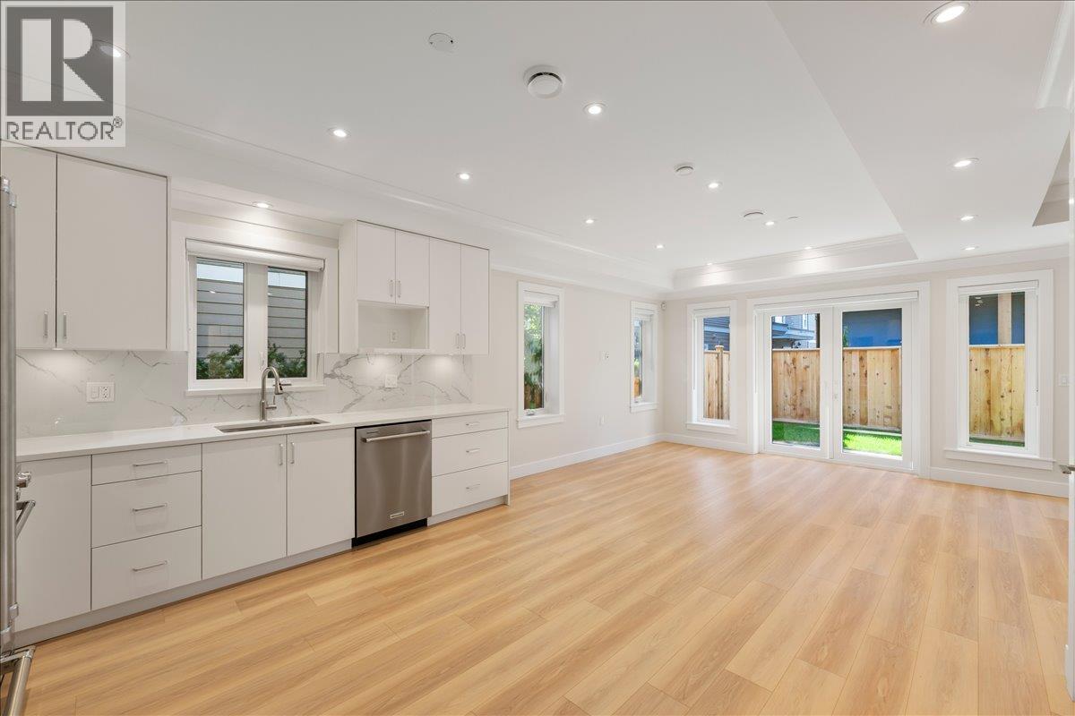 4852 Slocan Street, Vancouver, British Columbia  V5R 2A3 - Photo 12 - R3081697