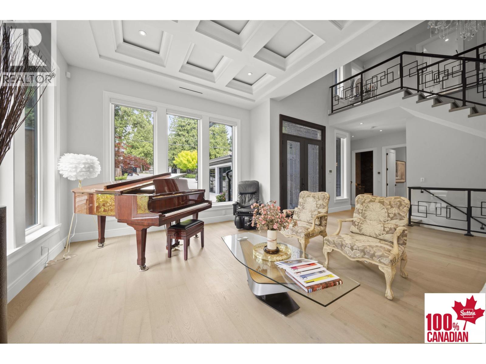 8258 Government Road, Burnaby, British Columbia  V5A 2E3 - Photo 3 - R3081703