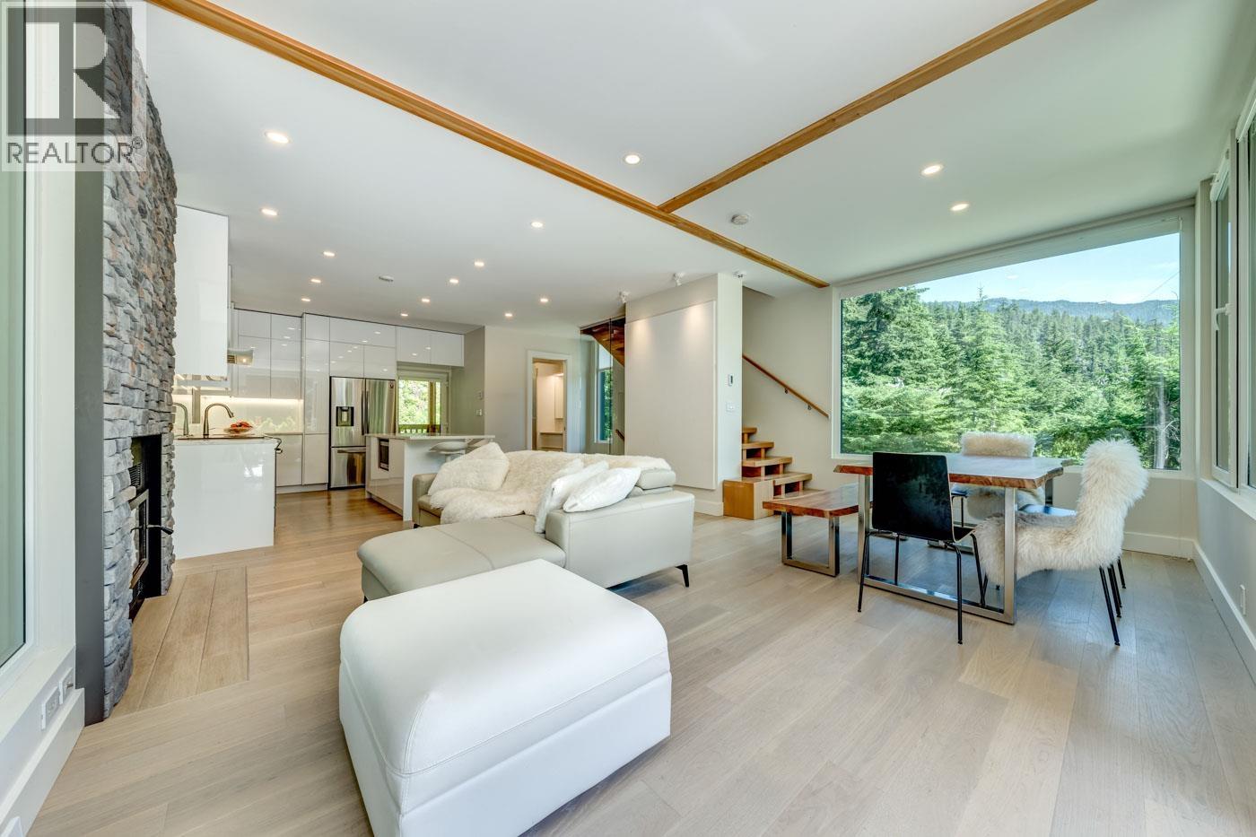 9391 Emerald Drive, Whistler, British Columbia  V8E 0G5 - Photo 8 - R3081708