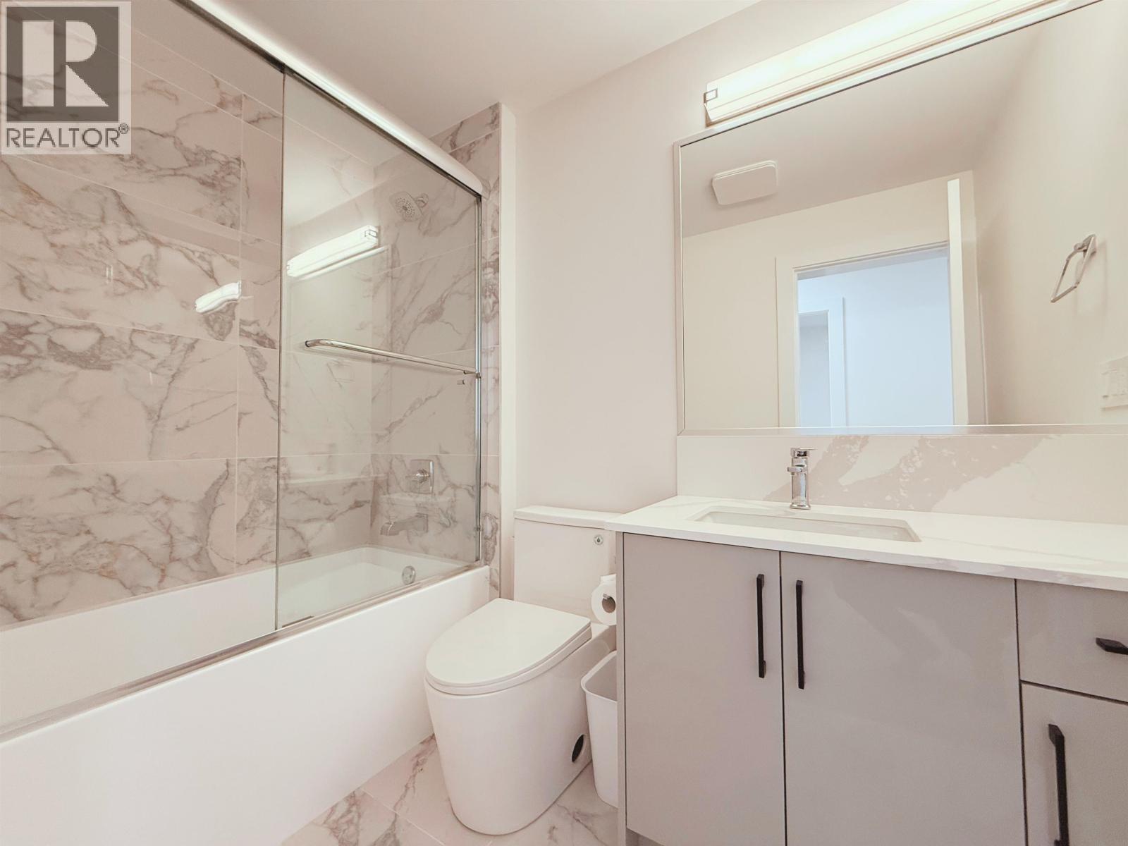 Basement 7489 17th Avenue, Burnaby, British Columbia  V3N 1L5 - Photo 2 - R3081691