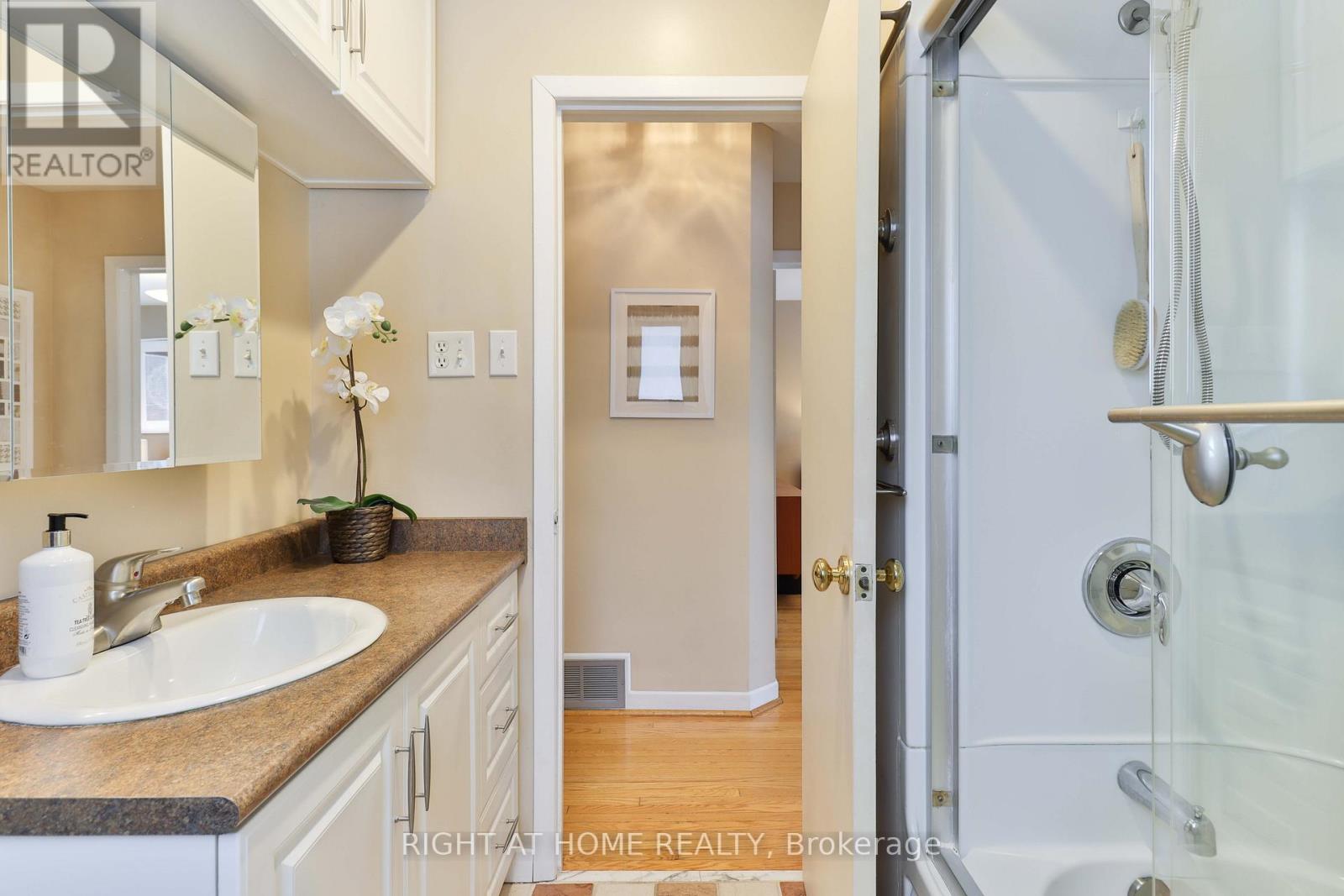 220 Homewood Avenue, Toronto, Ontario  M2M 1K6 - Photo 13 - C12702976