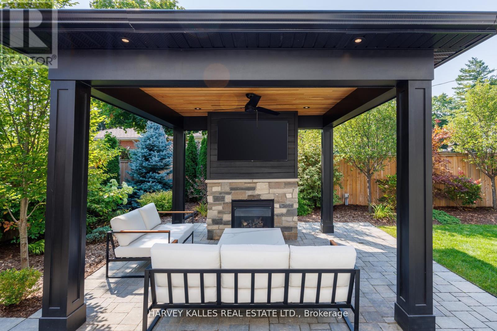 588 Stephens Crescent, Oakville, Ontario  L6K 1Y3 - Photo 6 - W12715148