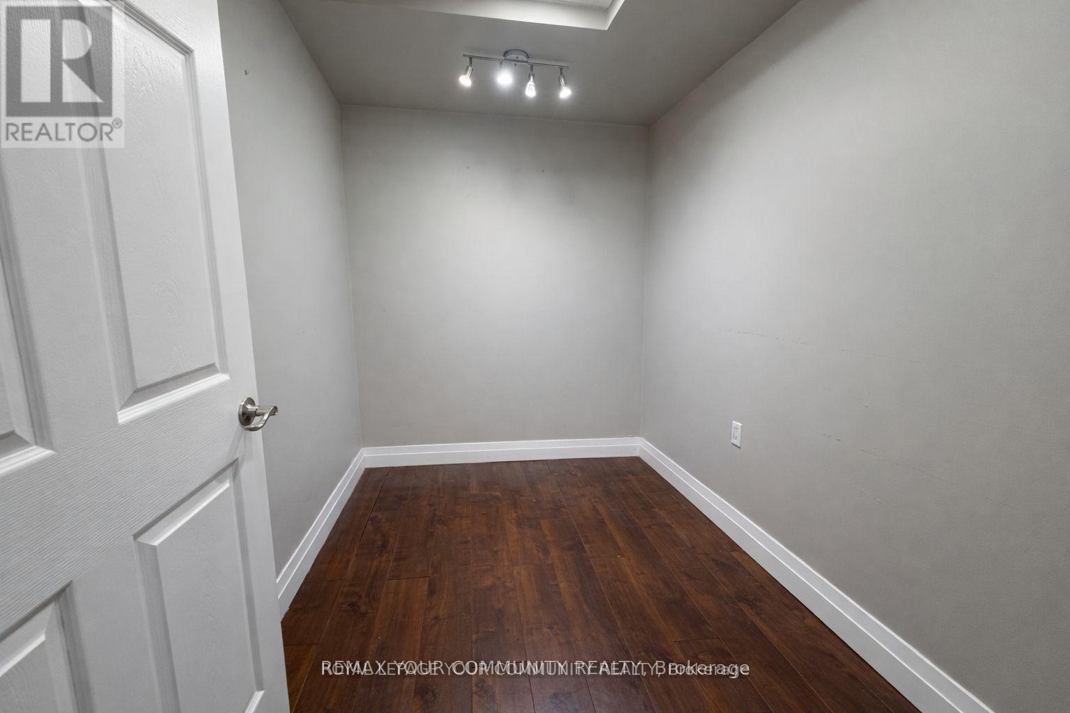 15 - 136 Winges Road N, Vaughan, Ontario  L4L 6C3 - Photo 6 - N12715628