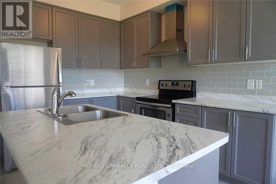 76 Wagner Crescent, Essa, Ontario  L0M 1B6 - Photo 3 - N12715634