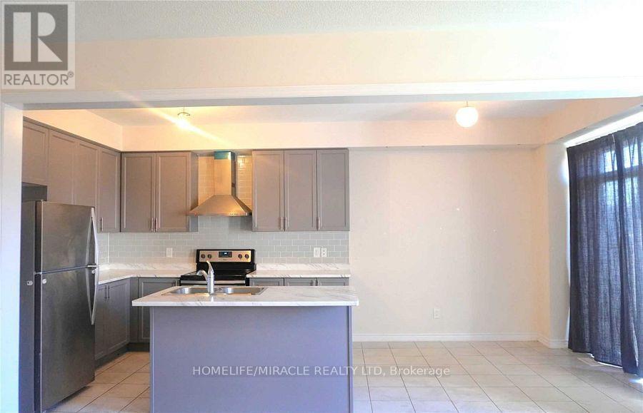 76 Wagner Crescent, Essa, Ontario  L0M 1B6 - Photo 5 - N12715634