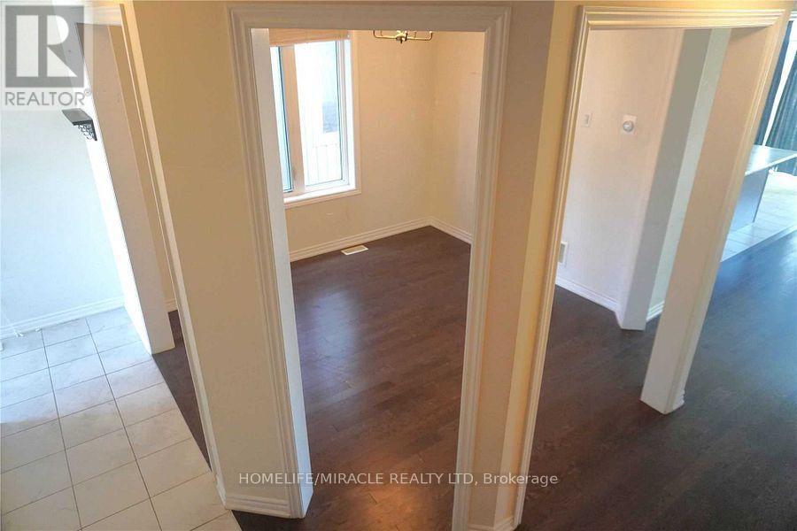 76 Wagner Crescent, Essa, Ontario  L0M 1B6 - Photo 8 - N12715634