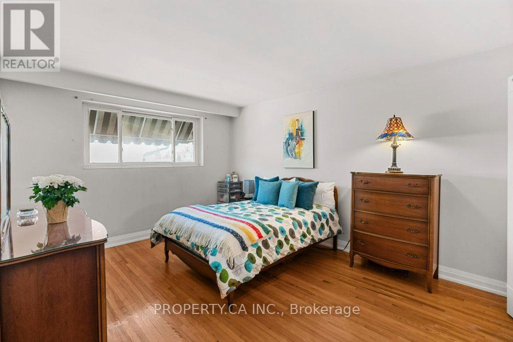 4367 Kerry Drive, Burlington, Ontario  L7L 1W2 - Photo 15 - W12715636