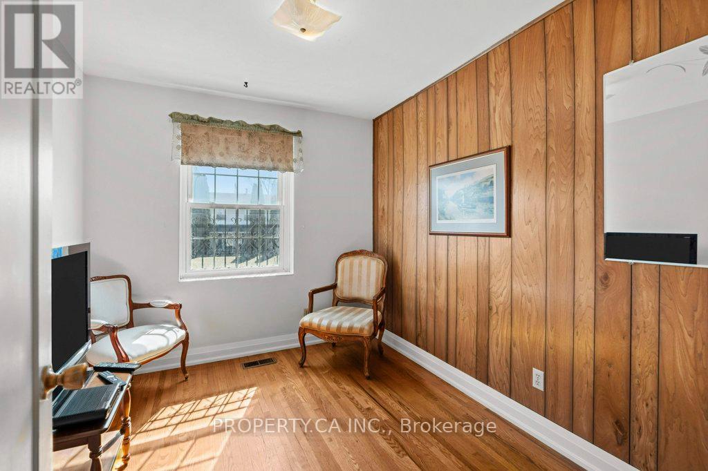 4367 Kerry Drive, Burlington, Ontario  L7L 1W2 - Photo 16 - W12715636