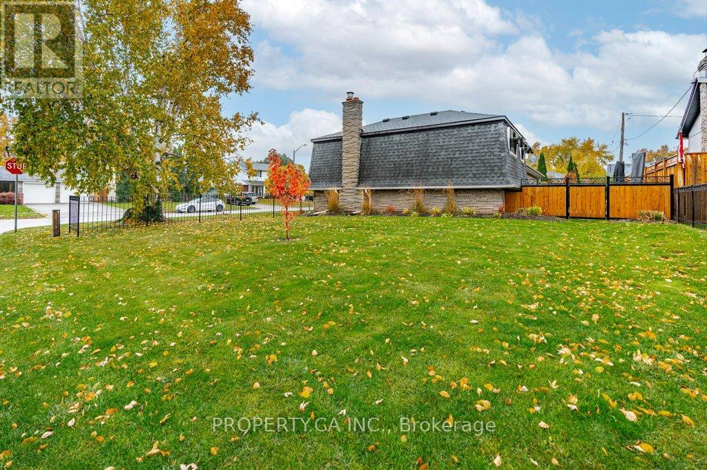 4367 Kerry Drive, Burlington, Ontario  L7L 1W2 - Photo 24 - W12715636