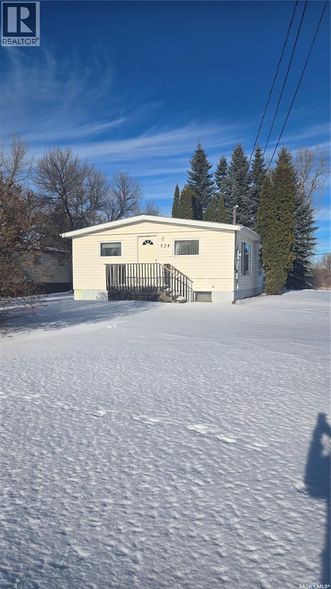 524 Boscurvis AVENUE, Oxbow, Saskatchewan