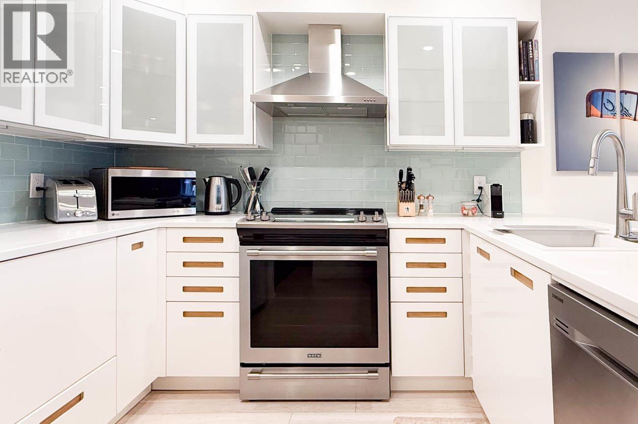 10 704 W 7th Avenue, Vancouver, British Columbia  V5Z 1B8 - Photo 1 - R3081707