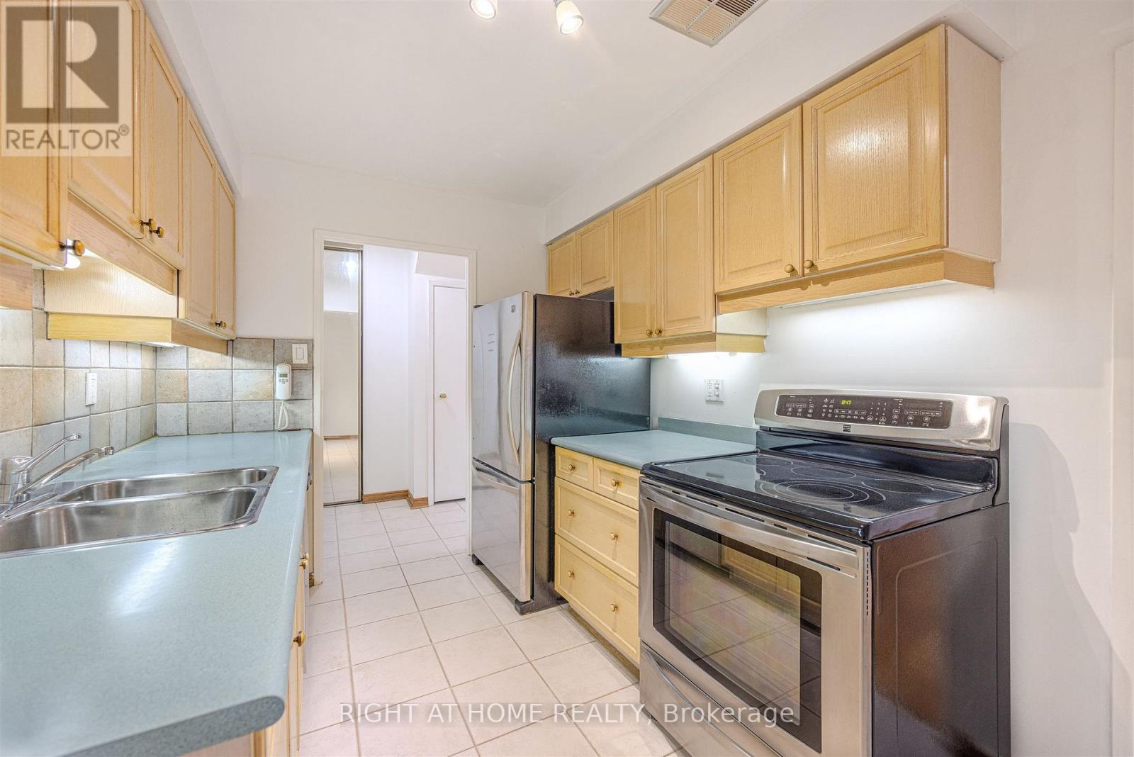 157 - 4005 Don Mills Road, Toronto, Ontario  M2H 3J9 - Photo 12 - C12715646