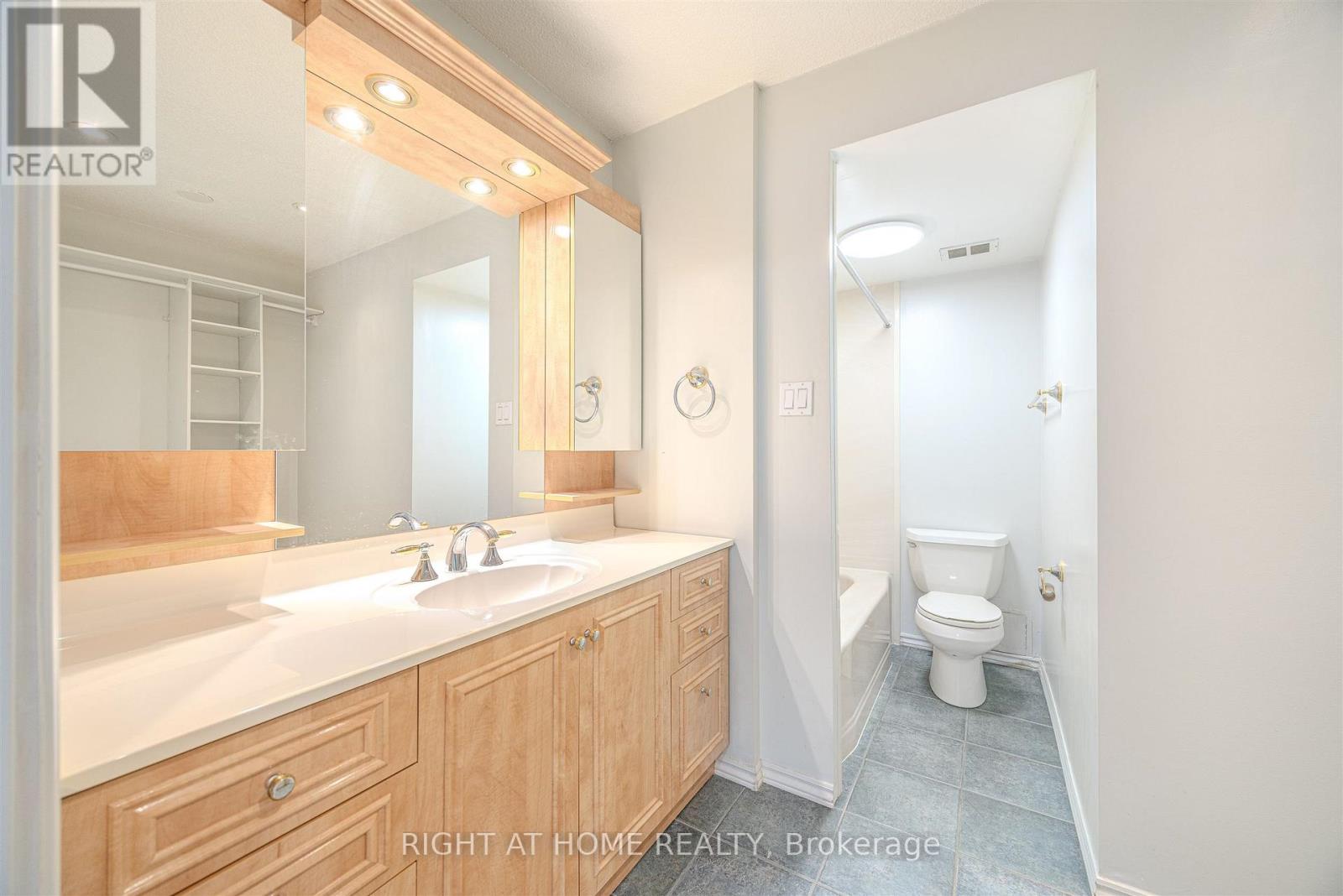 157 - 4005 Don Mills Road, Toronto, Ontario  M2H 3J9 - Photo 17 - C12715646