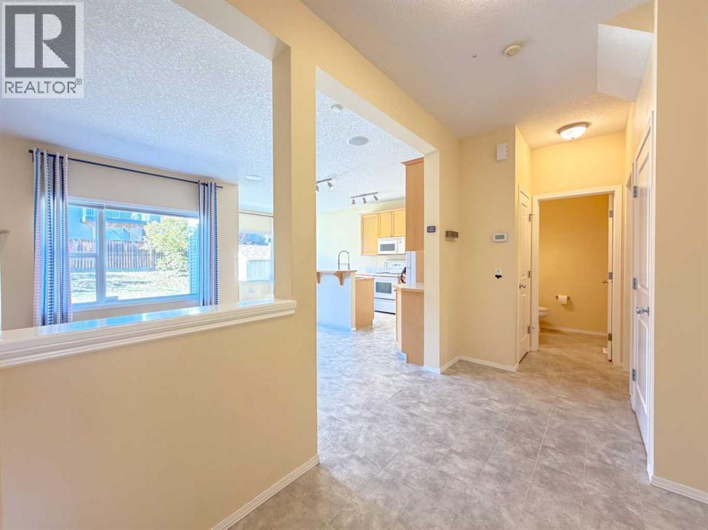 21 Panamount Hill Nw, Calgary, Alberta  T3K 5R8 - Photo 8 - A2270156