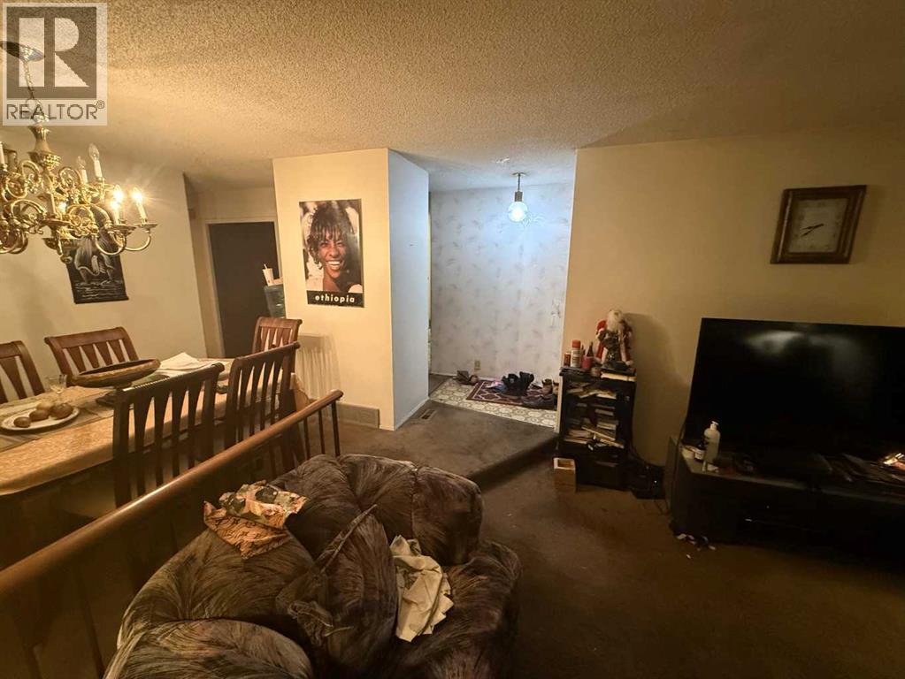 24 Bermuda Road Nw, Calgary, Alberta  T3K 1G6 - Photo 6 - A2279727