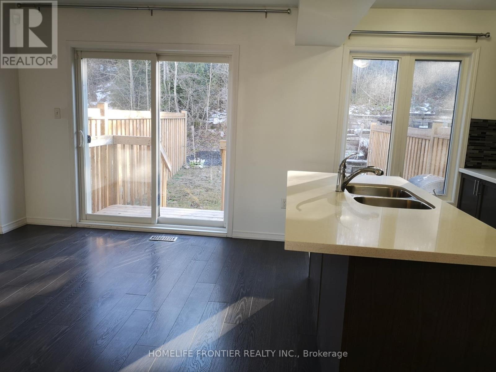 95 Frank's Way, Barrie, Ontario  L4N 3J1 - Photo 4 - S12715650