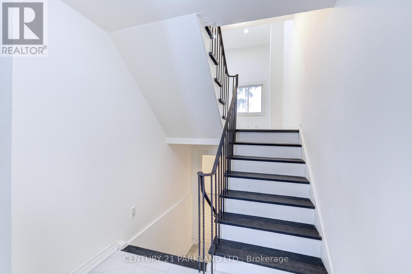 #83 - 2145 Sherobee Road, Mississauga, Ontario  L5A 3G8 - Photo 4 - W12715644