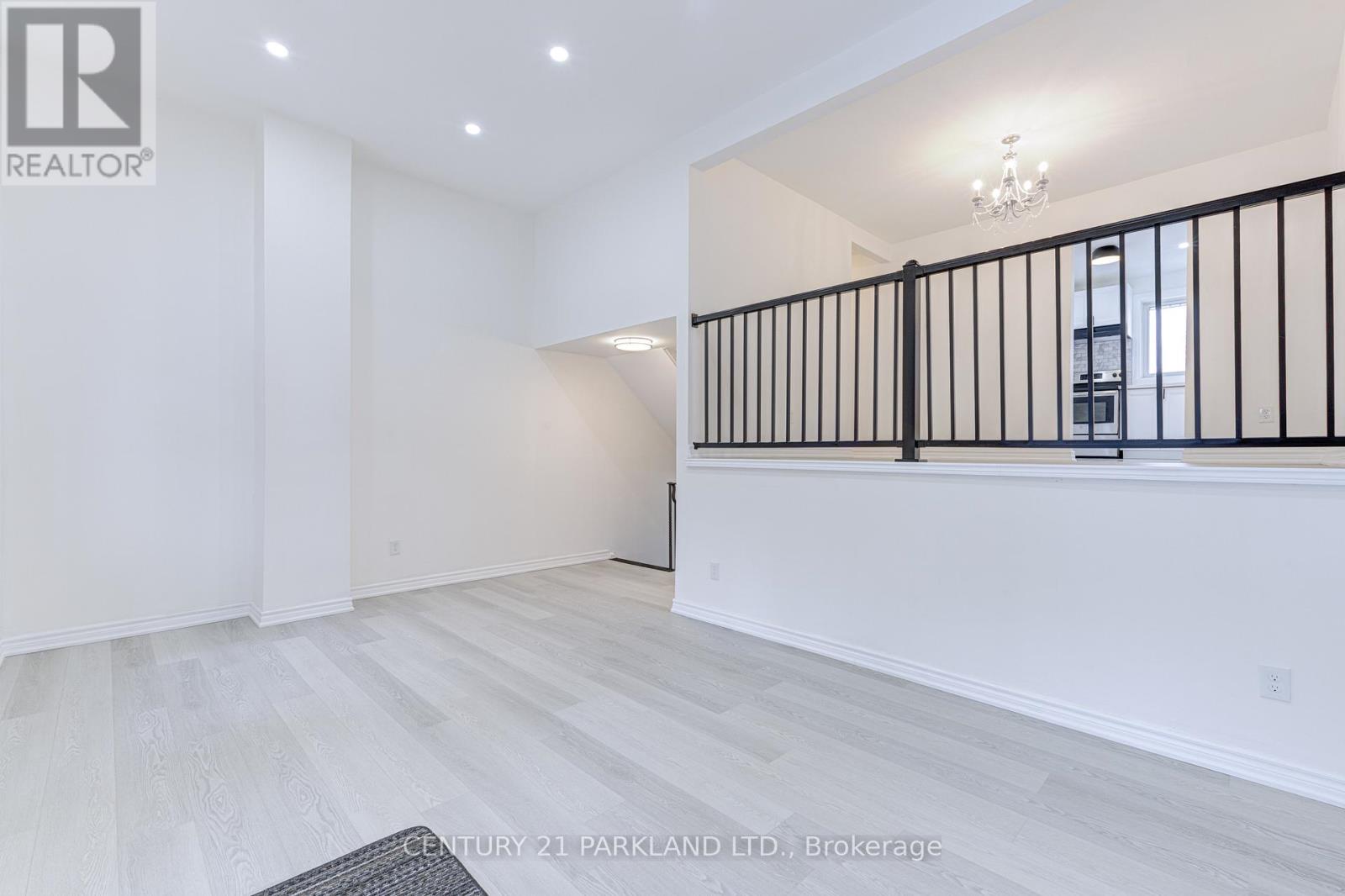 #83 - 2145 Sherobee Road, Mississauga, Ontario  L5A 3G8 - Photo 6 - W12715644