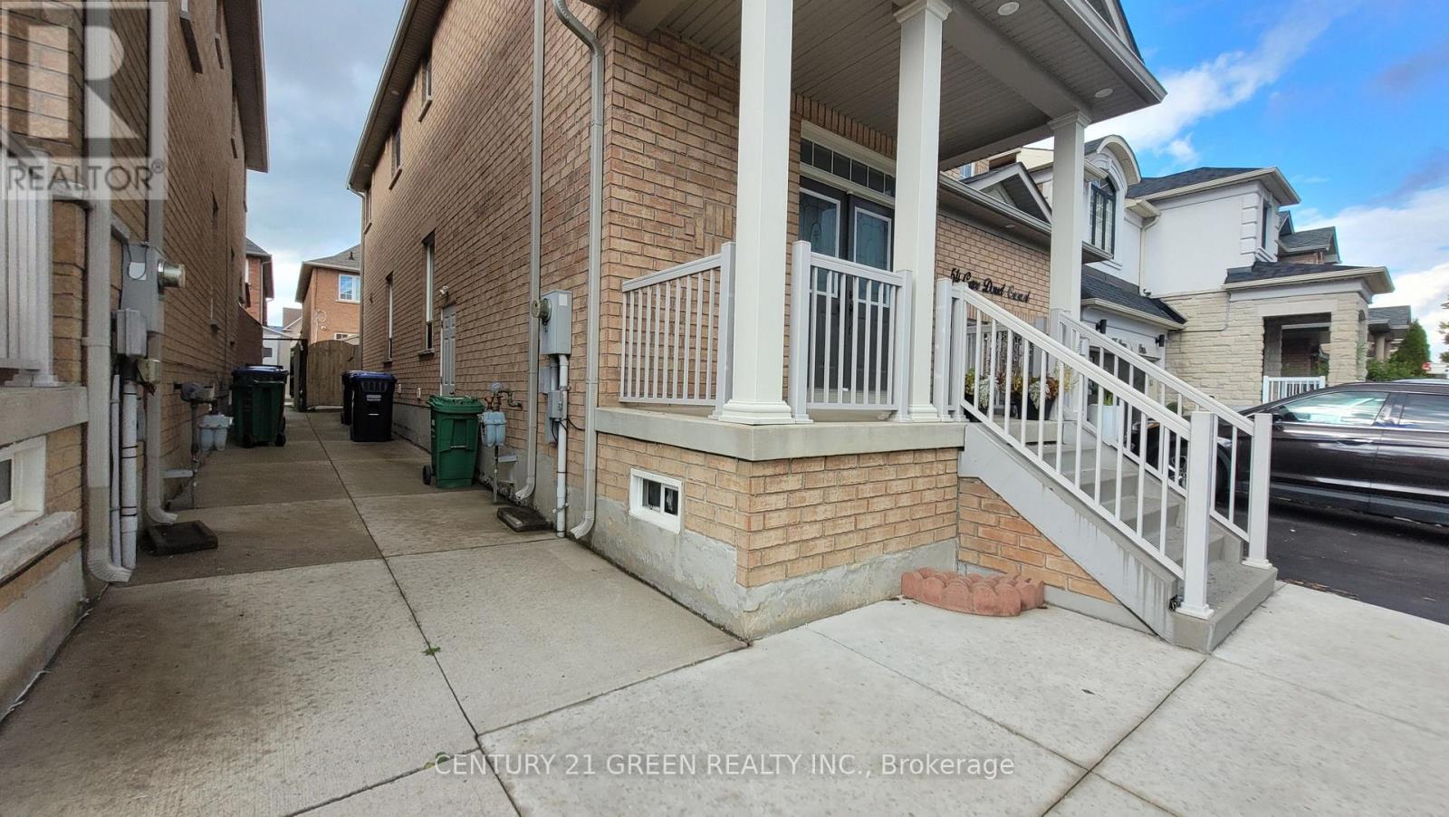 54 Cape Dorset Crescent, Brampton, Ontario  L6R 3L2 - Photo 4 - W12715654