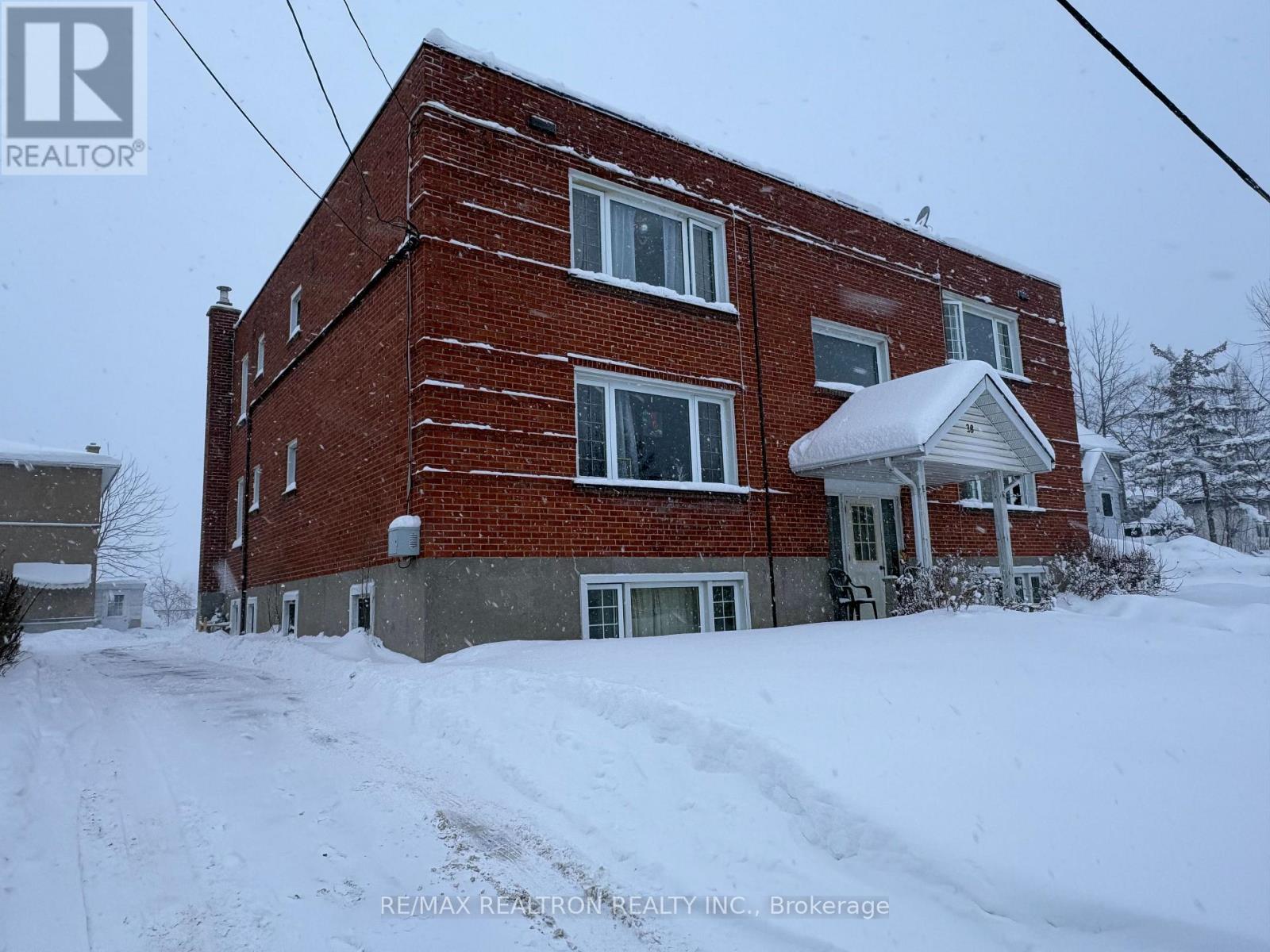 28 Mccoll Street, Quinte West, Ontario  K8V 5L3 - Photo 2 - X12715638