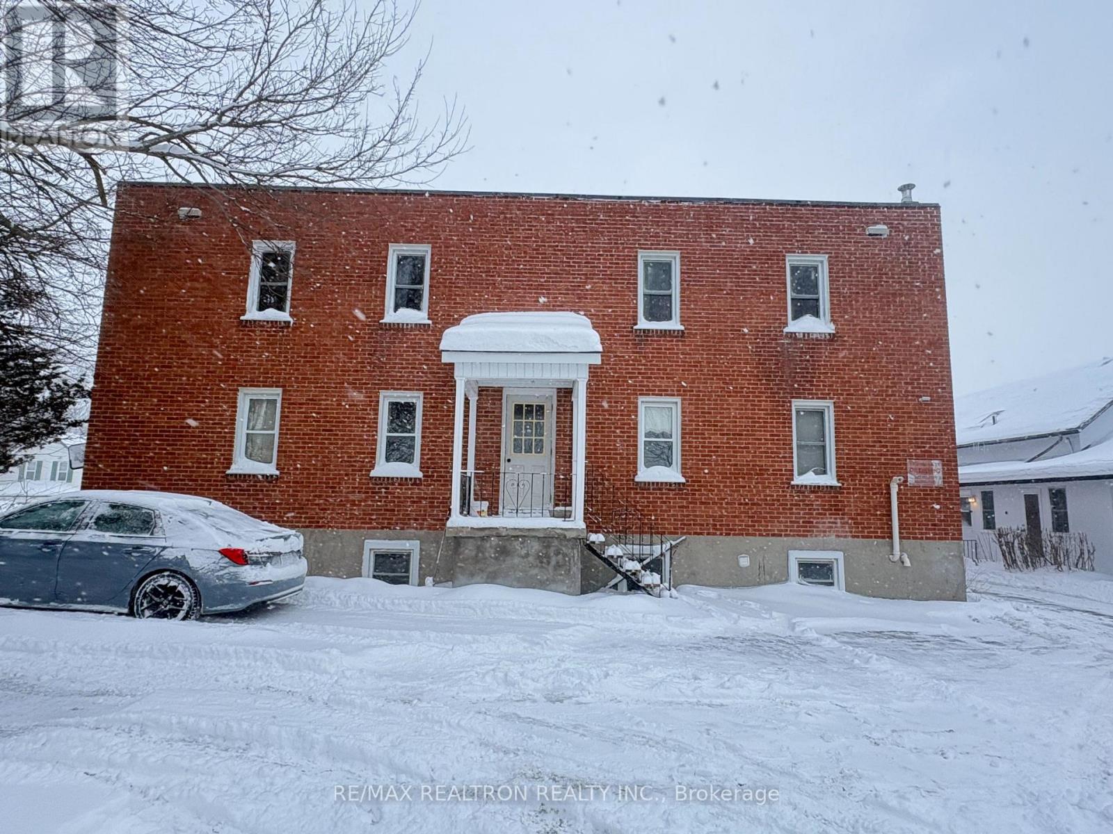 28 Mccoll Street, Quinte West, Ontario  K8V 5L3 - Photo 3 - X12715638
