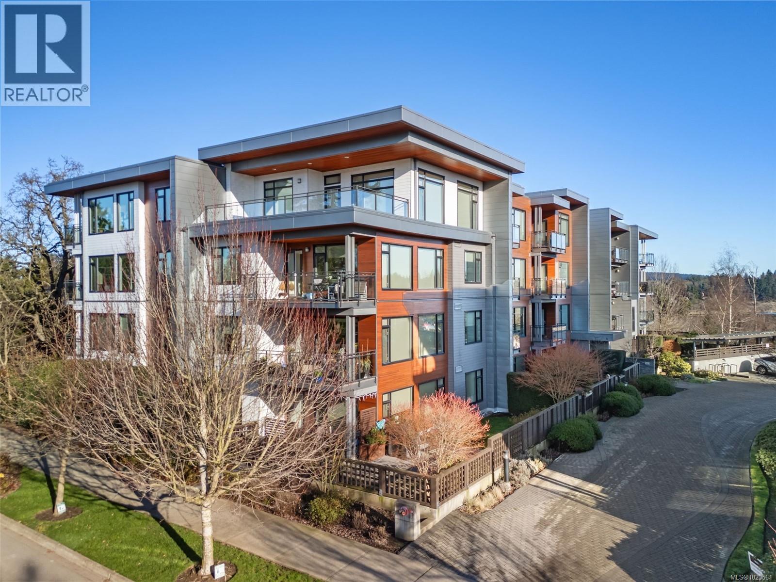 110 3815 Rowland Ave, Saanich, British Columbia