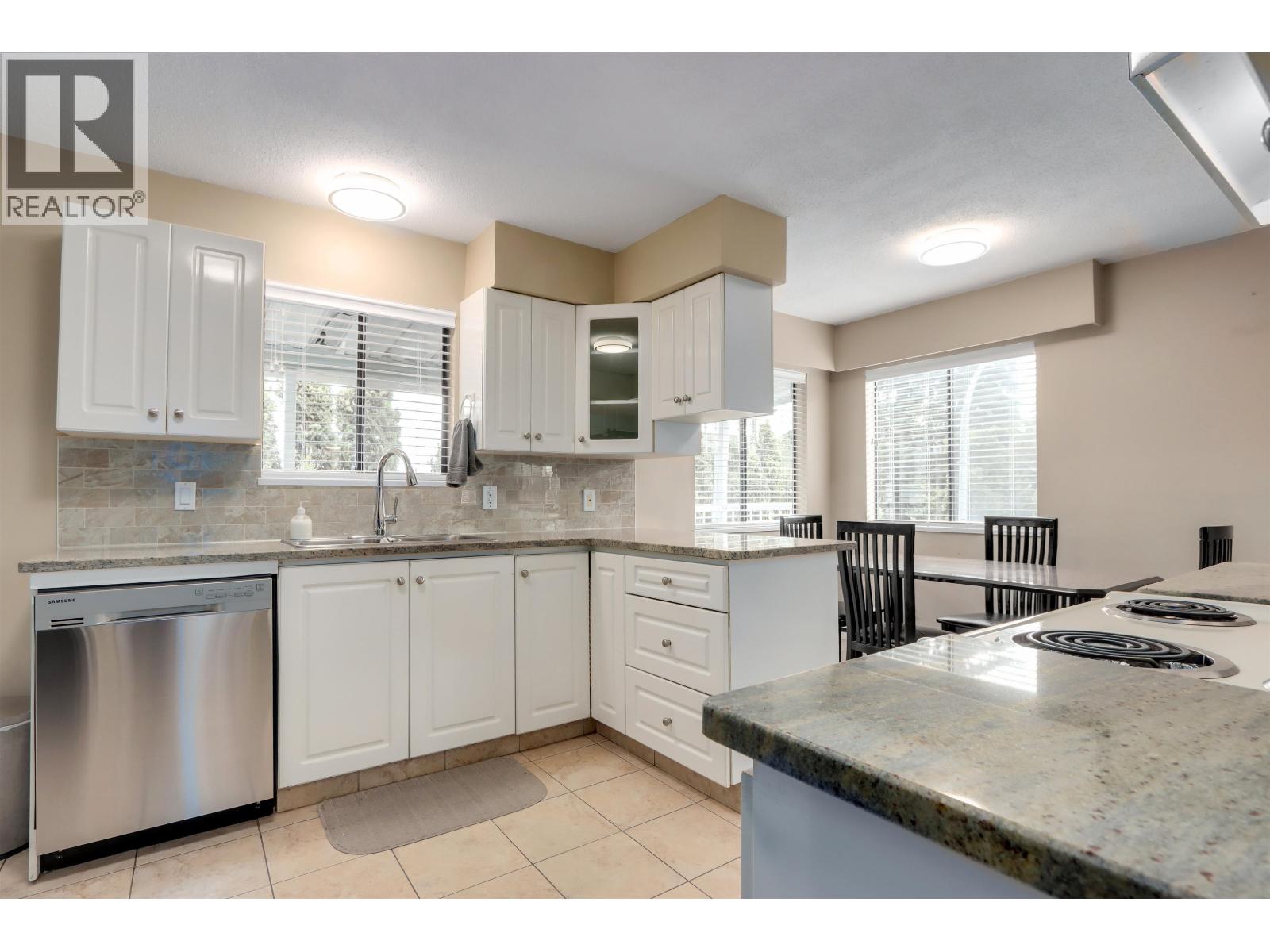 6525 Denbigh Avenue, Burnaby, British Columbia  V5H 3R7 - Photo 14 - R3081484