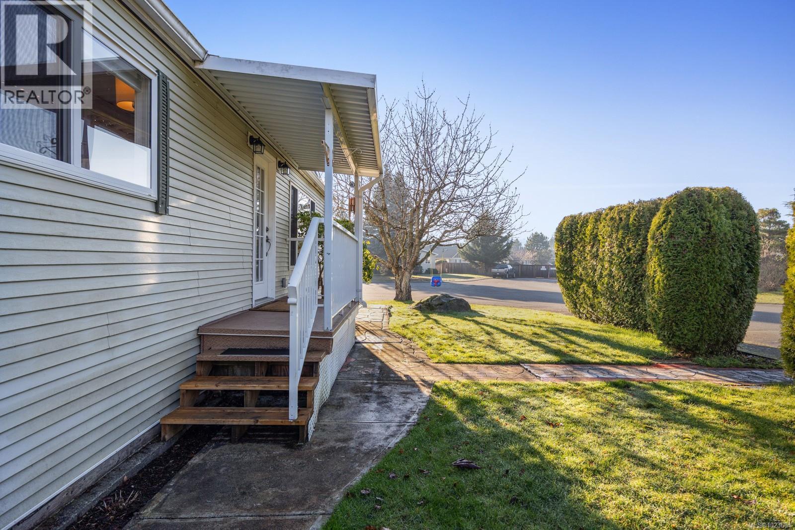 2153 Stadacona Dr, Comox, British Columbia  V9M 3P9 - Photo 27 - 1023684